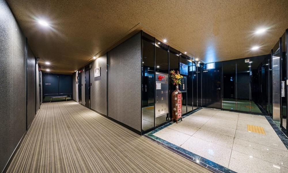 Sillim Hotel Urban Seoul Bagian luar foto