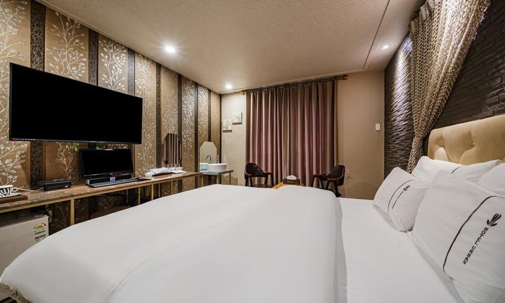 Sillim Urban Hotel&Golf Seoul Bagian luar foto